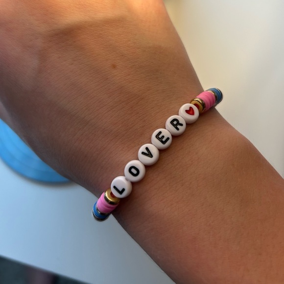 Love Taylor swift friendship bracelet - Picture 3 of 3